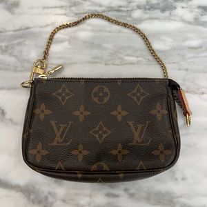 Louis Vuitton mini pochette in monogram canvas